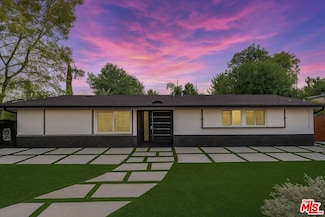 20412 Oxnard St, Woodland Hills, CA 91367