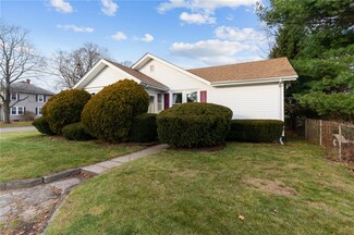 101 Hillard Ave, Warwick, RI 02886