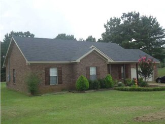 1008 Little Creek Dr, Crystal Springs, MS 39059