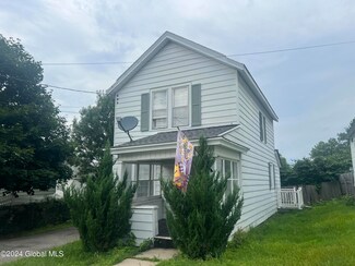 3 Hawk St, Gloversville, NY 12078