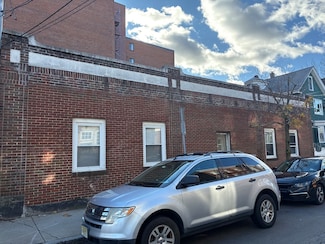 82 Sacramento St, Somerville, MA 02143