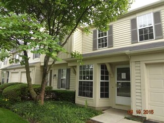 1681 College Green Dr, Elgin, IL 60123