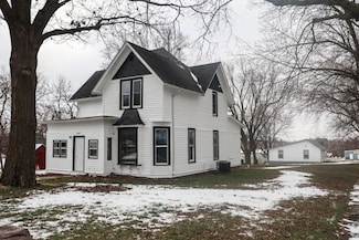 401 Highland St, Walnut, IA 51577