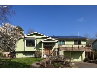 5720 SW 52nd Ave, Portland, OR 97221