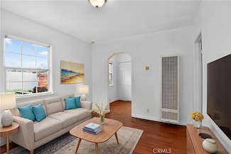 253 E Louise St, Long Beach, CA 90805