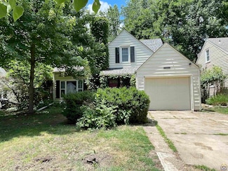 1915 SW Webster Ave, Topeka, KS 66604