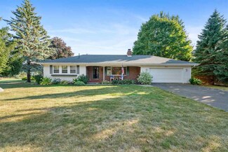 931 Intertown Rd, Petoskey, MI 49770