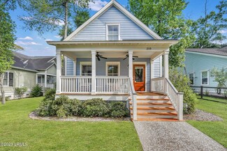 318 Cockle Ln, Beaufort, SC 29906