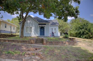 315 W 9th Ave, Bristow, OK 74010