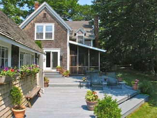 709 Old County Rd Wt134, West Tisbury, MA 02575