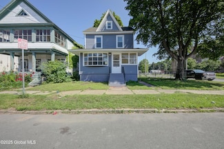 801 Holland Rd, Schenectady, NY 12303