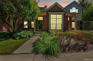 10104 Jasmine Dr Unit 55, Walled Lake, MI 48390