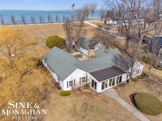 9811 S Channel Dr, Harsens Island, MI 48028