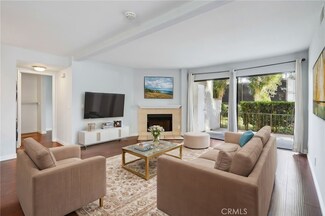 5800 Owensmouth Ave Unit 53, Woodland Hills, CA 91367