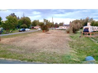 465 D St, North Powder, OR 97867