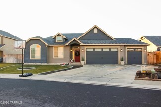 106 Golding St, Moxee, WA 98936