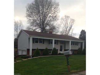 122 Oak Dr, Parkersburg, WV 26104
