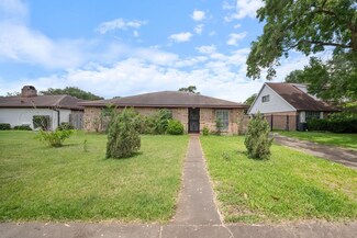 7026 Lacy Hill Dr, Houston, TX 77036
