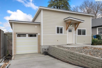 307 E Thorn St, Colfax, WA 99111