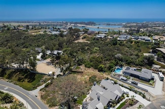 4275 Hillside Dr, Carlsbad, CA 92008