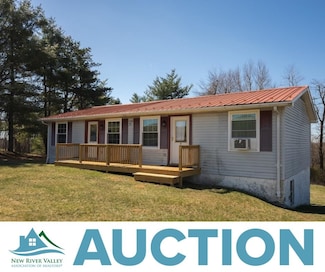 2209 Cloudbreak Rd, Meadows of Dan, VA 24120