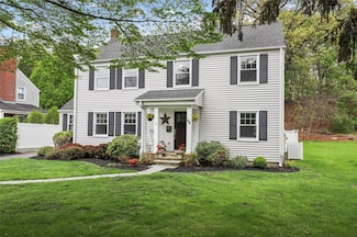 66 Grove St, Mount Kisco, NY 10549