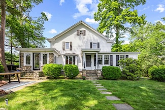 82 Chestnut Hill Rd, Norwalk, CT 06851