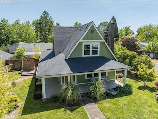 510 N Kutch St, Carlton, OR 97111