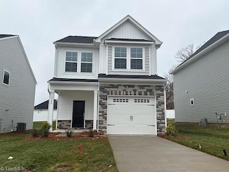 5344 Spicewood Lake Ln, Pfafftown, NC 27040