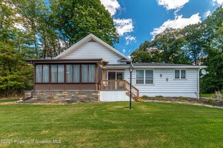 1581 Ryman Rd, Dallas, PA 18612