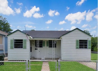 1032 W 5th St, Port Arthur, TX 77640
