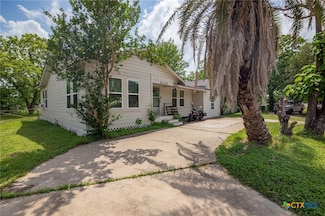 2409 E Red River St, Victoria, TX 77901
