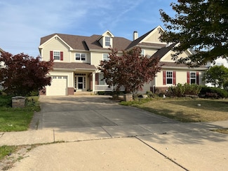 1392 Grantham Dr, Schaumburg, IL 60193