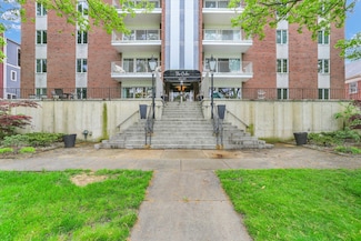 407 W University Ave Unit 404, Champaign, IL 61820
