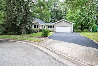 33 Timber Rd, Edison, NJ 08820