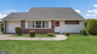 51 Cinnamon Rd, Levittown, PA 19057