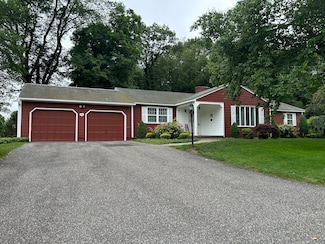16 Round Hill Cir, Naugatuck, CT 06770