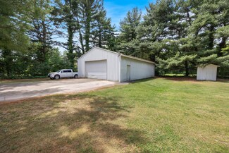 51663 Chestnut Rd, Granger, IN 46530
