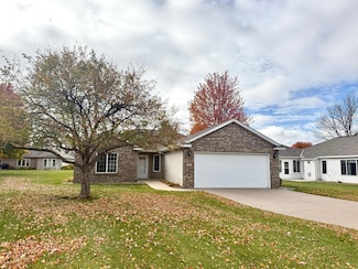 84 Willow Creek Dr, Waite Park, MN 56387