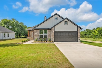 504 Ball St, Tom Bean, TX 75489