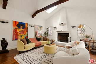2251 N Cahuenga Blvd, Los Angeles, CA 90068