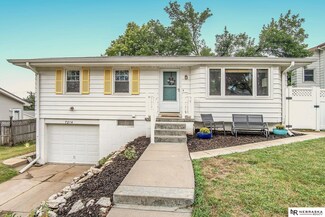7214 S 52nd St, Omaha, NE 68157