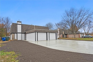 3721 Brush Creek Dr, Lawrence, KS 66047