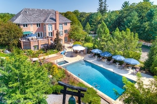 11 Moate Ln, Barrington, IL 60010
