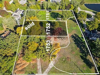 1753 Midwest Club Pkwy, Oak Brook, IL 60523