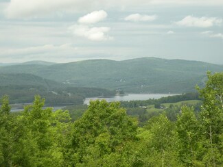 527 Slate Ledge Rd, Littleton, NH 03561