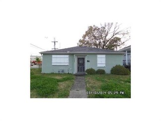 8404 Edinburgh St, New Orleans, LA 70118