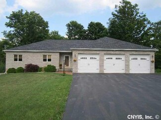226 Creamery Rd, Oswego, NY 13126