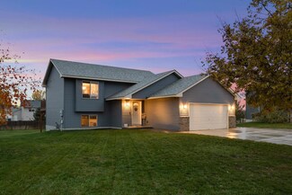 535 Isabella Ct, Clearwater, MN 55320