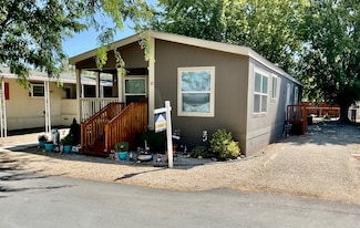 500 W Goldfield Ave Unit 27, Yerington, NV 89447